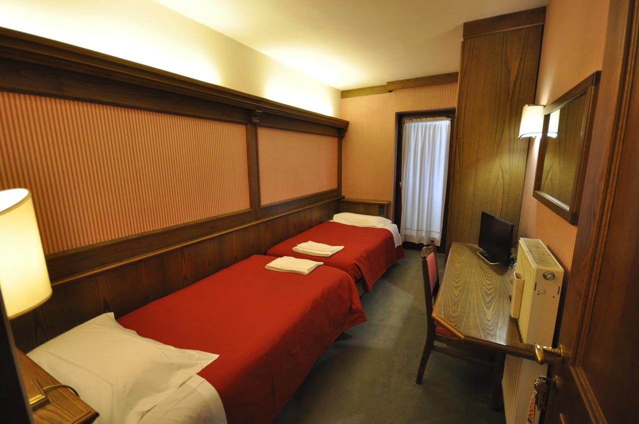Hotel La Lepre Bianca Gallio Eksteriør bilde